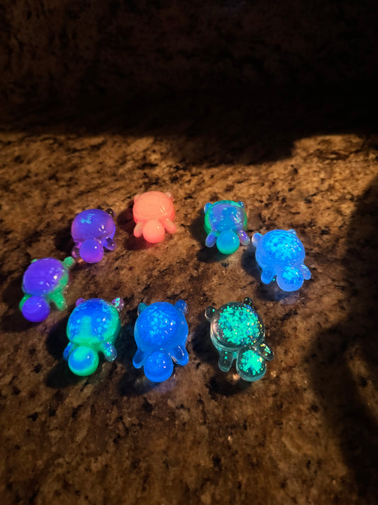 Super duper cool glowing
Small turtles