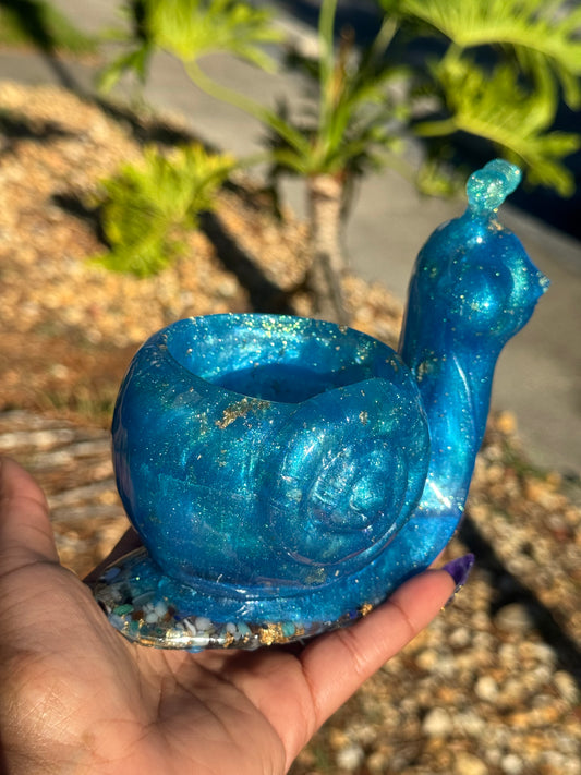 Kustom snail planter